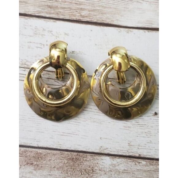Vintage Clip On Earrings Pretty Dangle Earrings with Swirl Patterns - Picture 1 of 7
